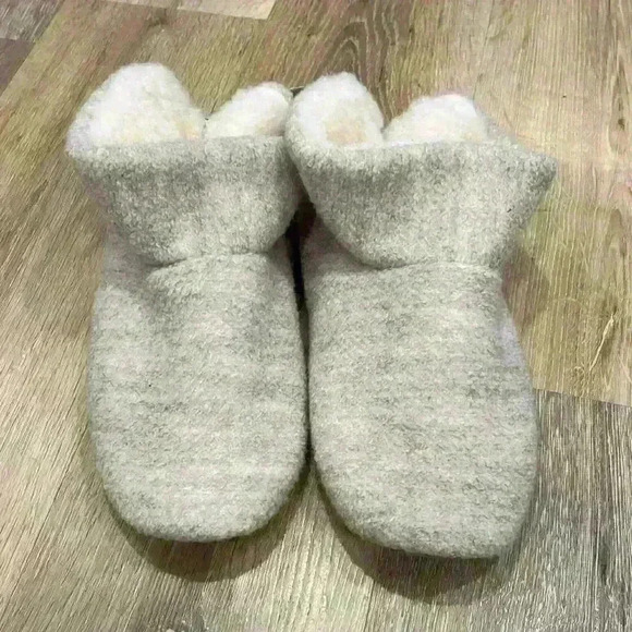 Wool boa room boots beige and gray Large slippers - Picture 9 of 11
